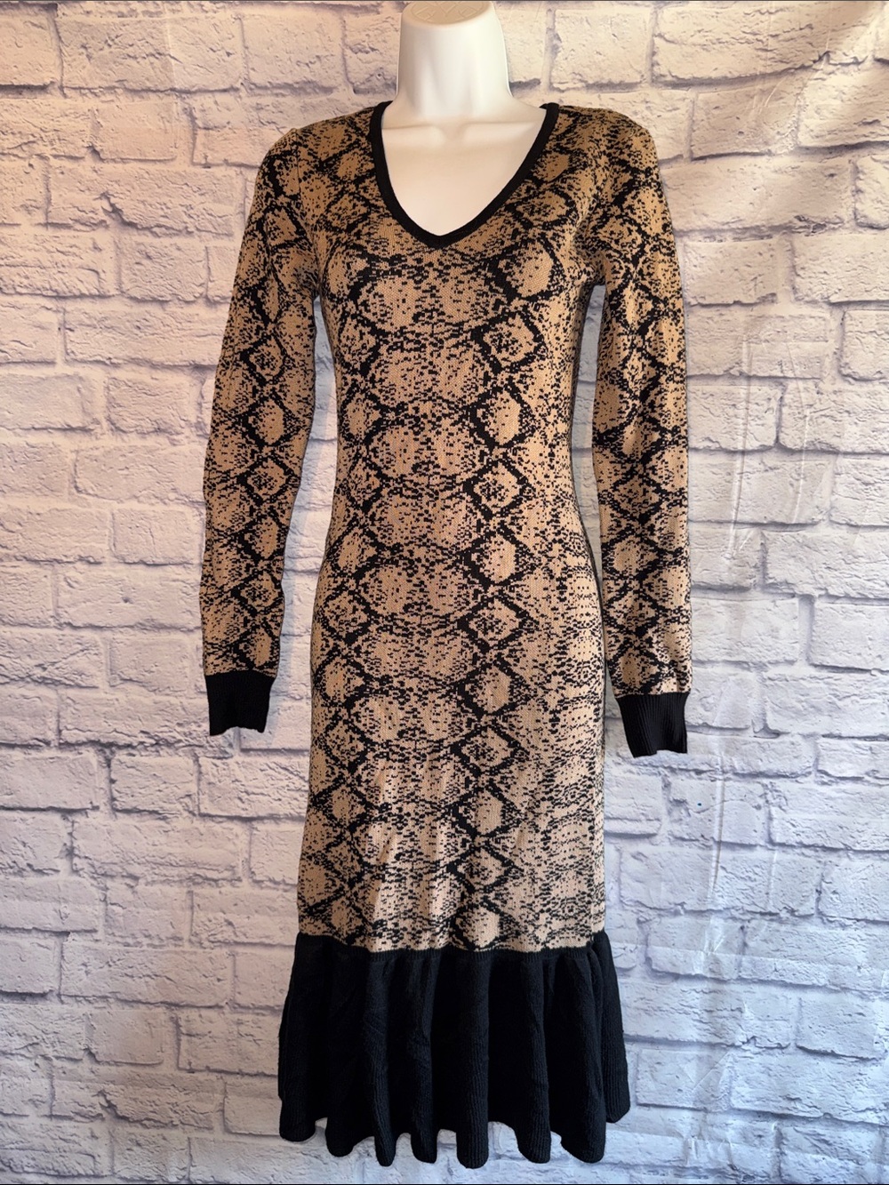 Snake-Print V-Neck Long Sleeve Dress in Beige and Black